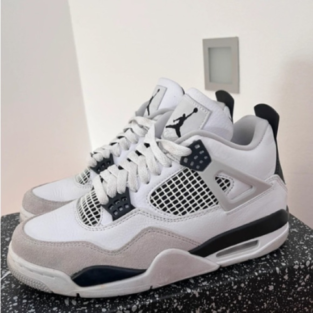 Jordan 4
